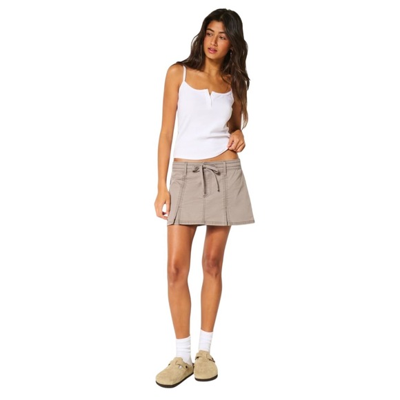 Hollister Pants - Hollister Size XS Low Rise Cargo Mini Skirt Tan Y2K Style Skort Gorp Utility